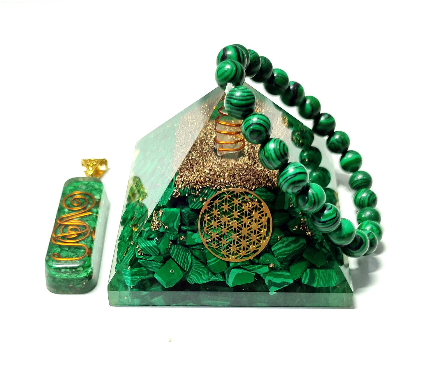 Sawcart Malachite Green Crystal Orgone Pyramid with Flower of Life Symbol, Stone Bracelet & Pendant Necklace Combo for Aura Cleansing, Reiki Spiritual Healing, Energy Generator, Yoga Meditation