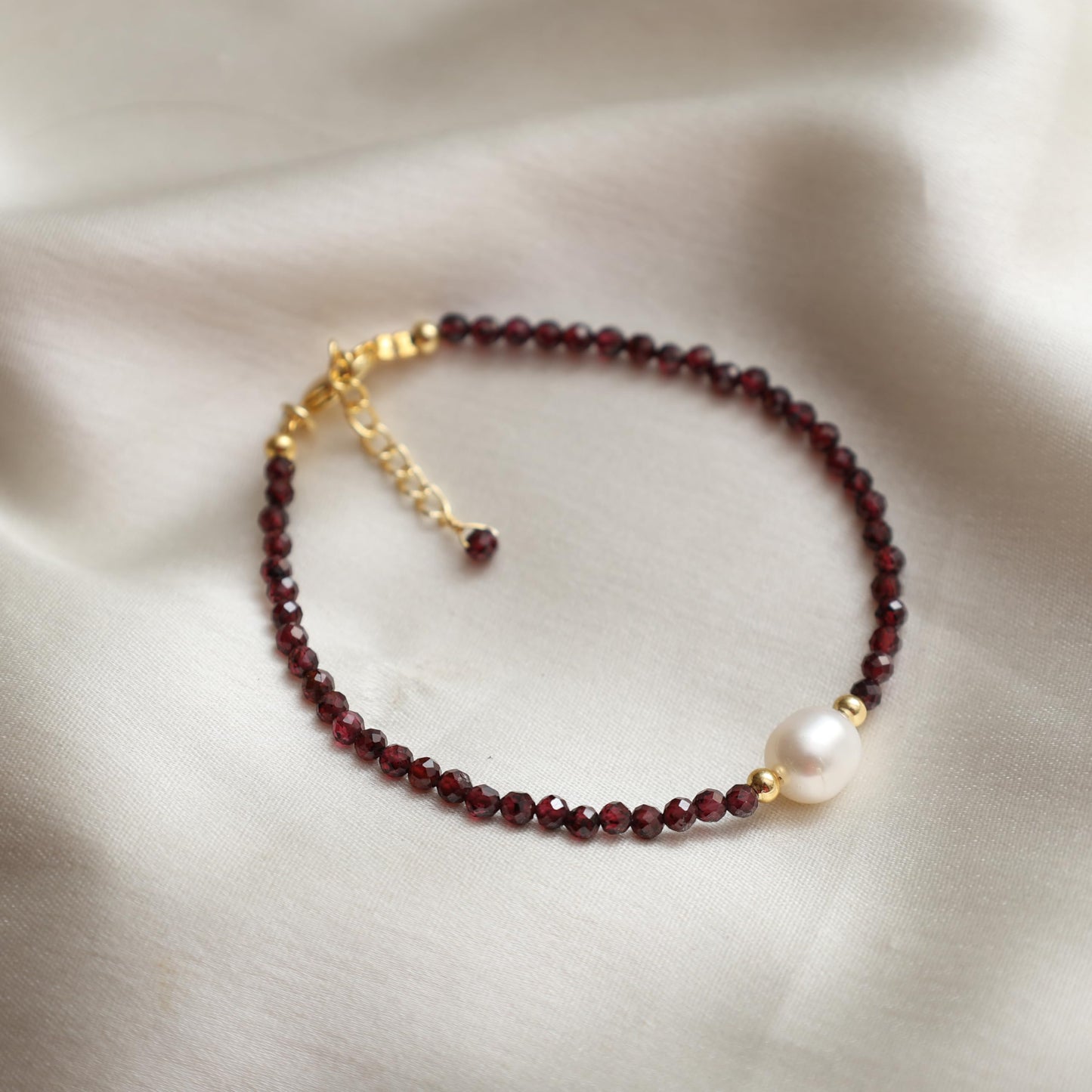 Gempires Red Garnet Beaded Bracelet with Pearl Choker Crystal Jewelry Handmade January Birthstone Gifts 7.5 Inch Gold Plated Lightweight Gemstone Bracelets