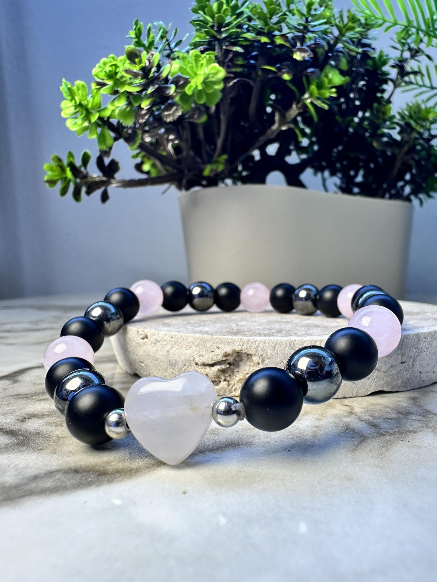 TUBIANCA Rose Quartz Bracelet – Heart Crystal with Hematite & Onyx for Love, Healing & Emotional Balance – Handmade Stretch Bracelet for Women & Men – Spiritual Gift for Inner Peace
