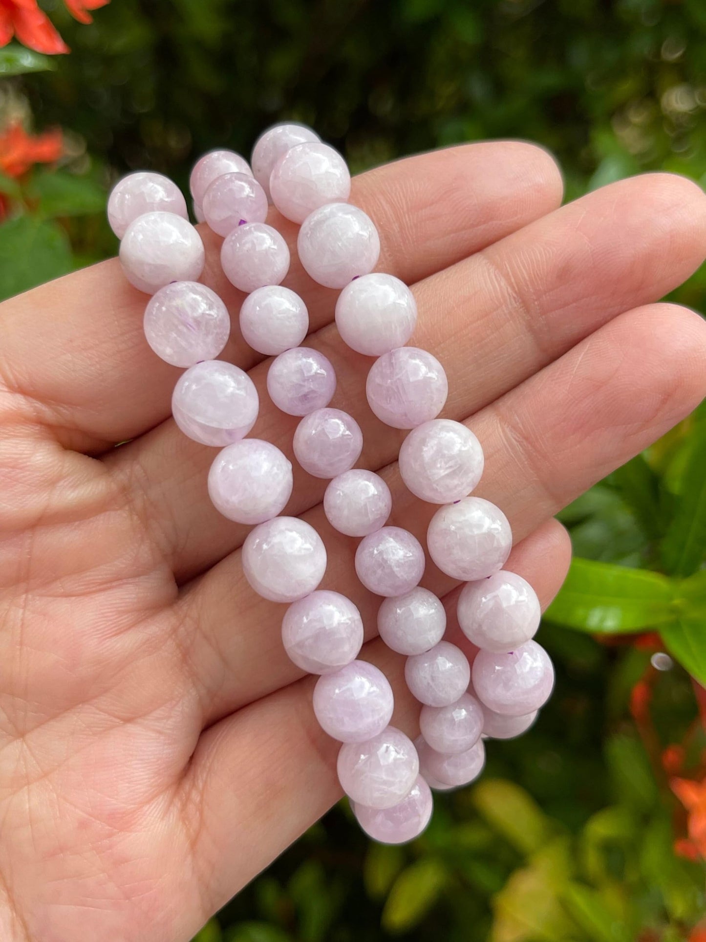 GAF TREASURES Kunzite Crystal Bead Bracelet 6-8mm, Genuine Kunzite Stretch Gemstone Bracelet, Healing Crystal Bracelet, Gift for Men & Women (1)