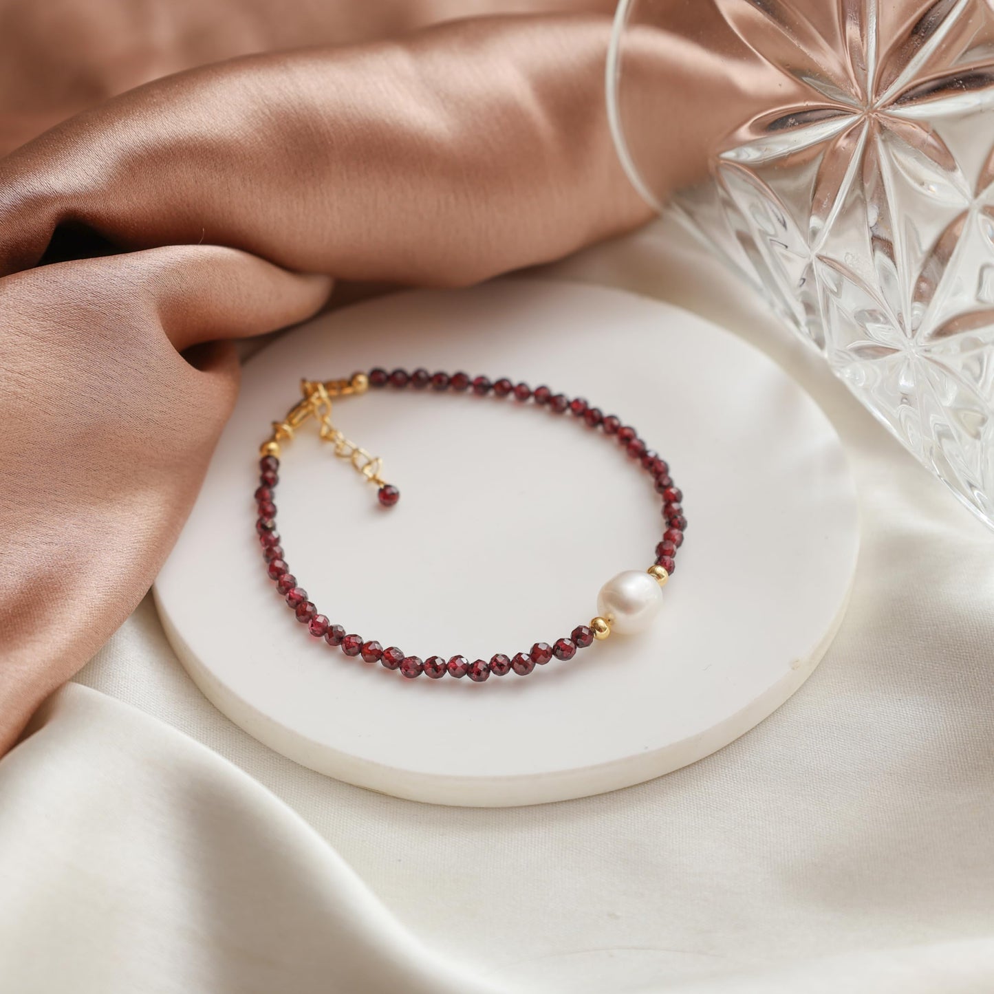 Gempires Red Garnet Beaded Bracelet with Pearl Choker Crystal Jewelry Handmade January Birthstone Gifts 7.5 Inch Gold Plated Lightweight Gemstone Bracelets