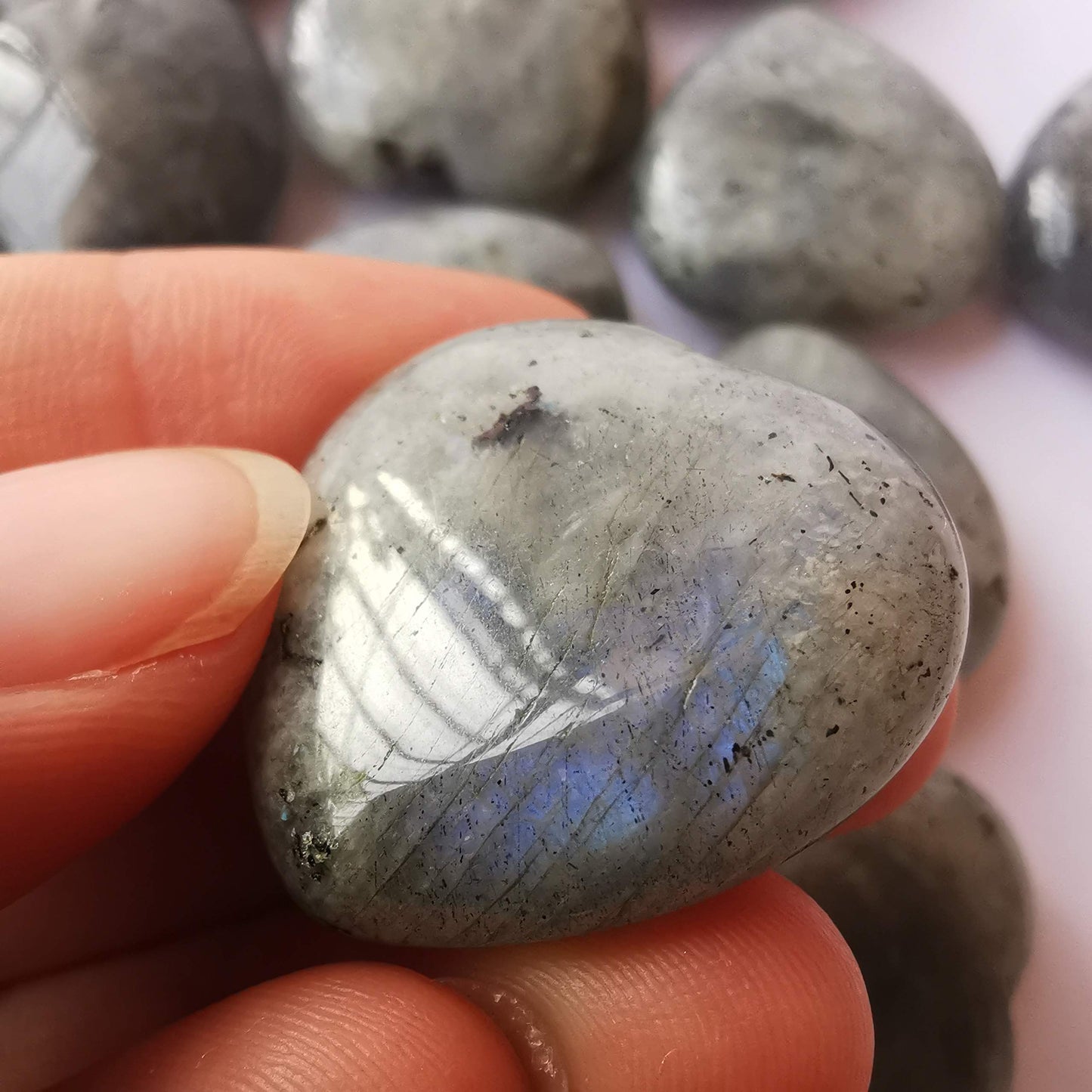 Loveliome 4 Pcs Natural Labradorite Love Heart Palm Stone Reiki Balancing Worry Stone(1 Inch)