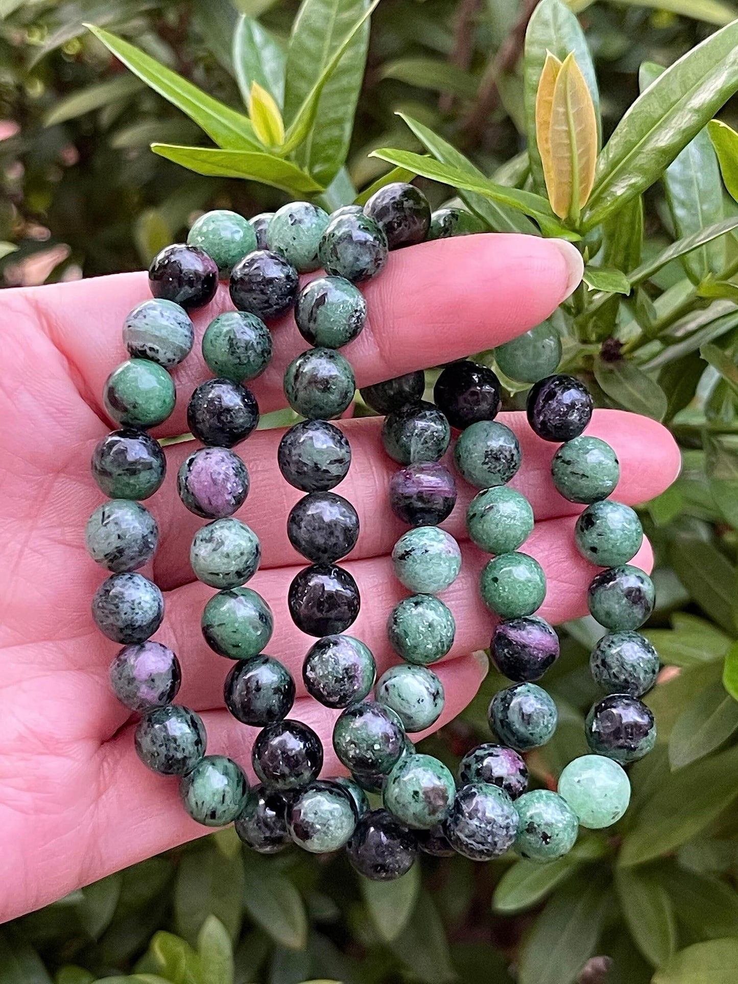 GAF TREASURES Ruby Zoisite Crystal Bead Bracelet 8mm, Genuine Ruby Zoisite Stretch Gemstone Bracelet, Healing Crystal Bracelet, Gift for Men & Women (1)