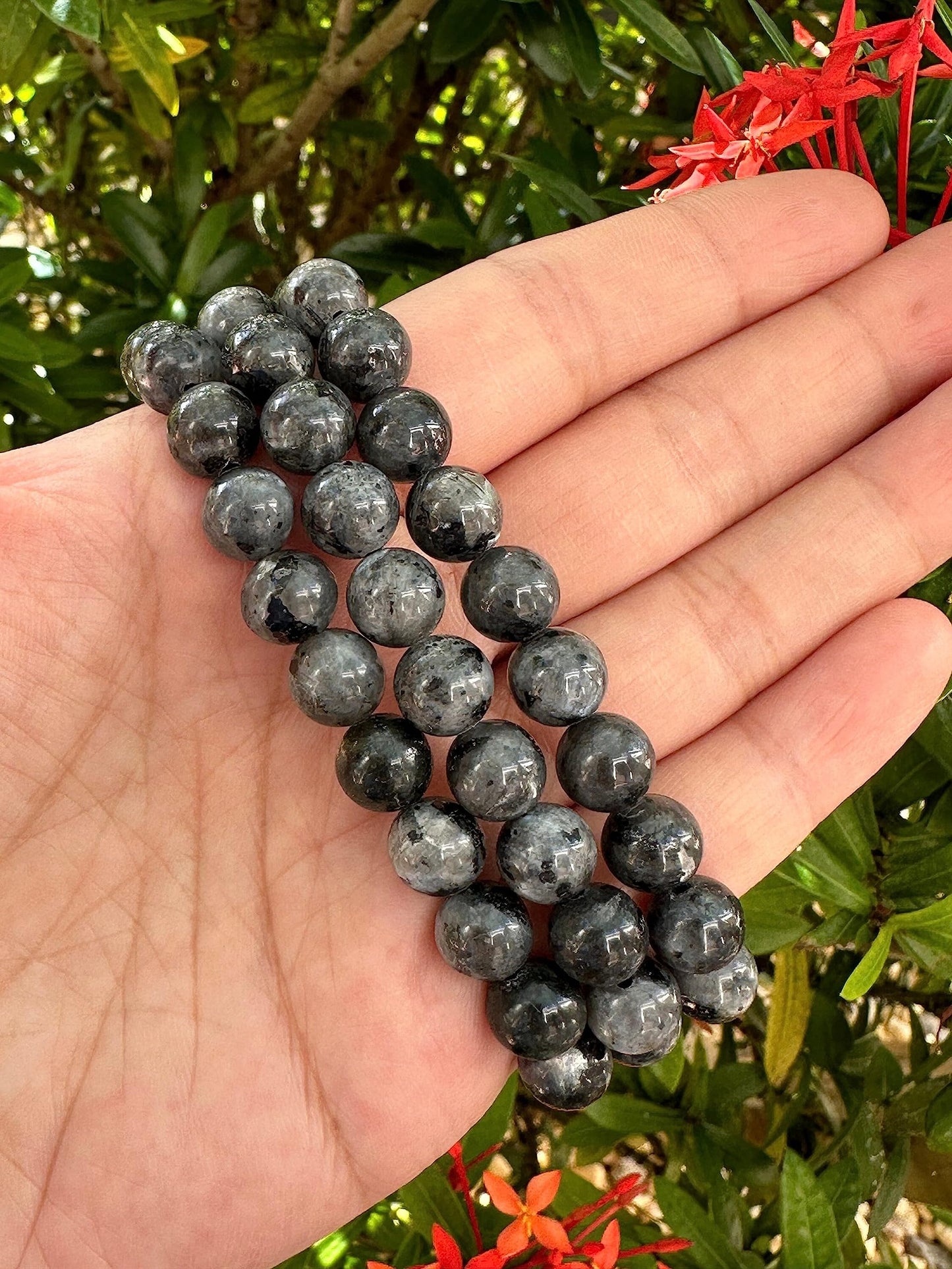 GAF TREASURES Black Labradorite Crystal Bead Bracelet 8mm, Genuine Black Labradorite Stretch Gemstone Bracelet, Healing Crystal Bracelet, Gift for Men & Women (1)