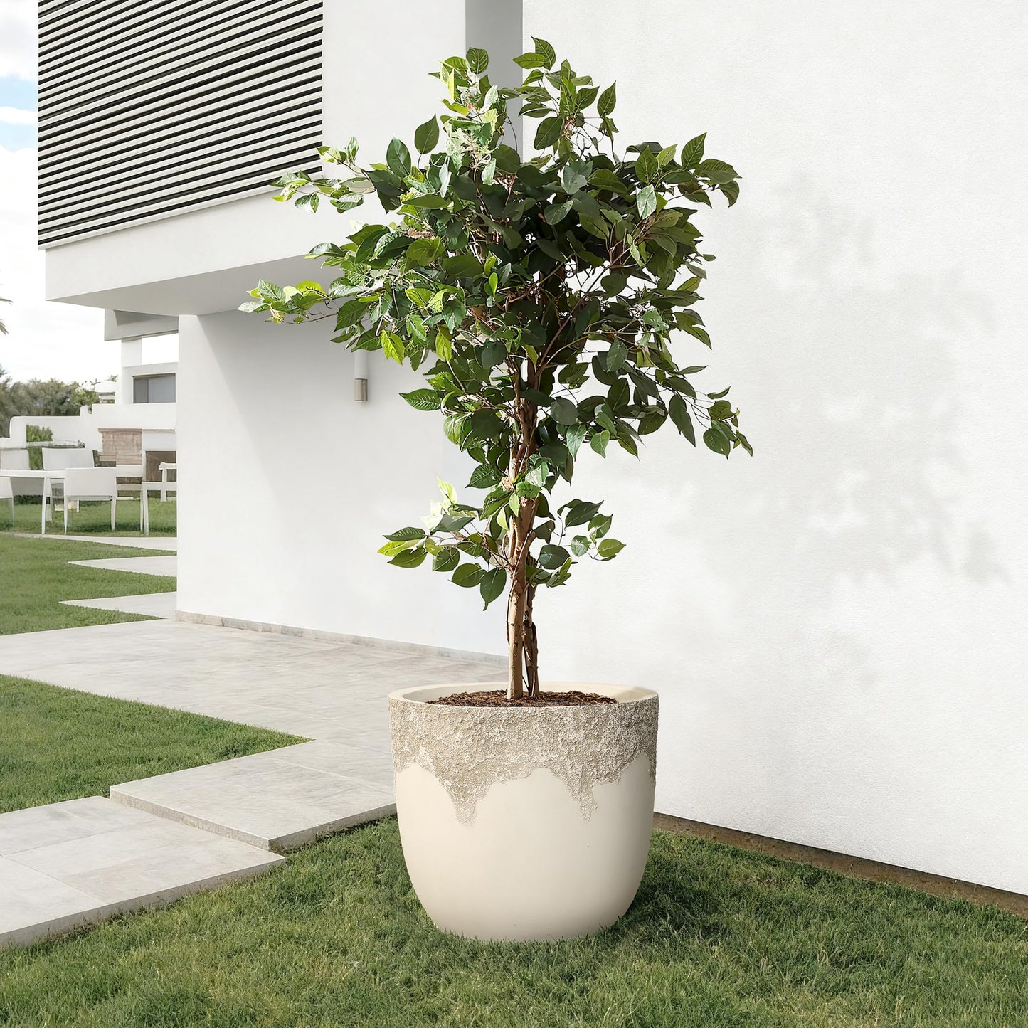 LuxenHome 15.5" Dia Beige Large Round Planter, Outdoor Indoor Decorative Plant Pot with Drainage Hole and Rubber Plug, Antique Travertine Style Off-White Flower Pot for Home Patio Garden