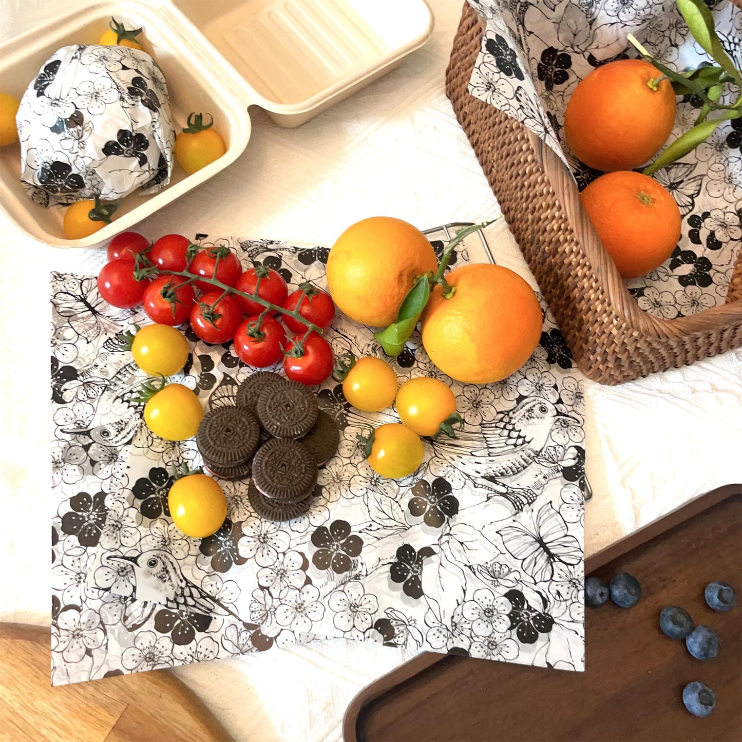 Suiwen 150pcs Summer Black and White Floral Wax Paper Sheets Sandwich Wrapping Paper, Greaseproof Wrap Parchment Papers Air Fryer Disposable Liner Food Basket Liners for Outdoor Picnic