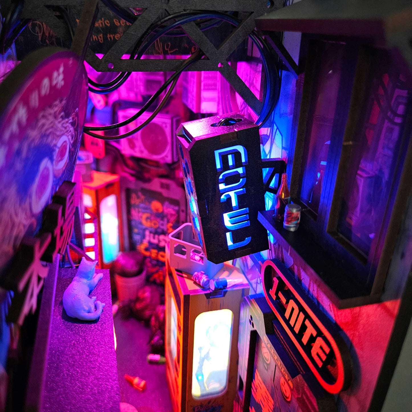 Neo Ramen MiniAlley DIY Cyberpunk Book Nook Kit – Wooden Diorama with Neon Lights, Futuristic Ramen Shop & Endless Alley Illusion – Unique Collectible Display for Bookshelf or Desk