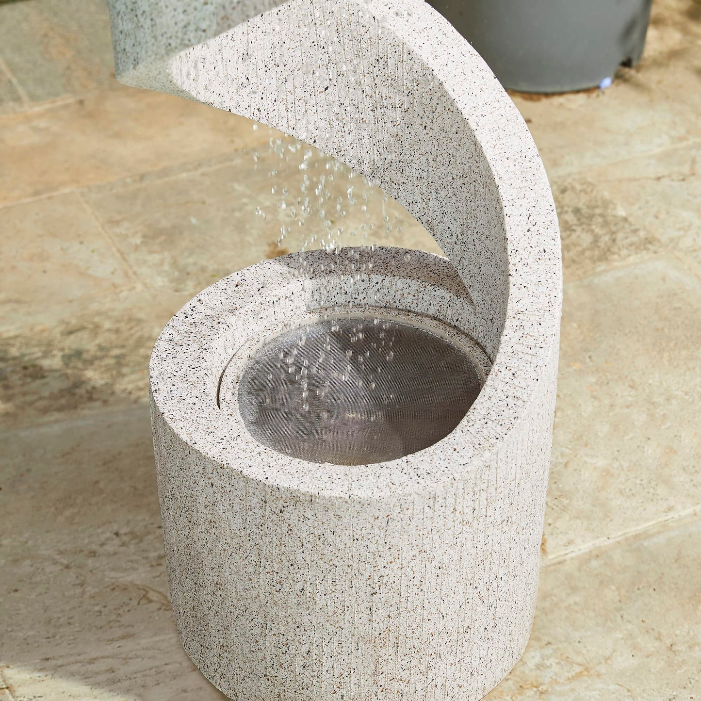 Glitzhome Outdoor Water Fountain with LED Light, Modren Curved Waterfall Fountain with Stone Planter, Faux Terrazzo Spiral Shaped Outdoor Fountains Water Feature for Garden Patio Deck Porch, 40.25”H