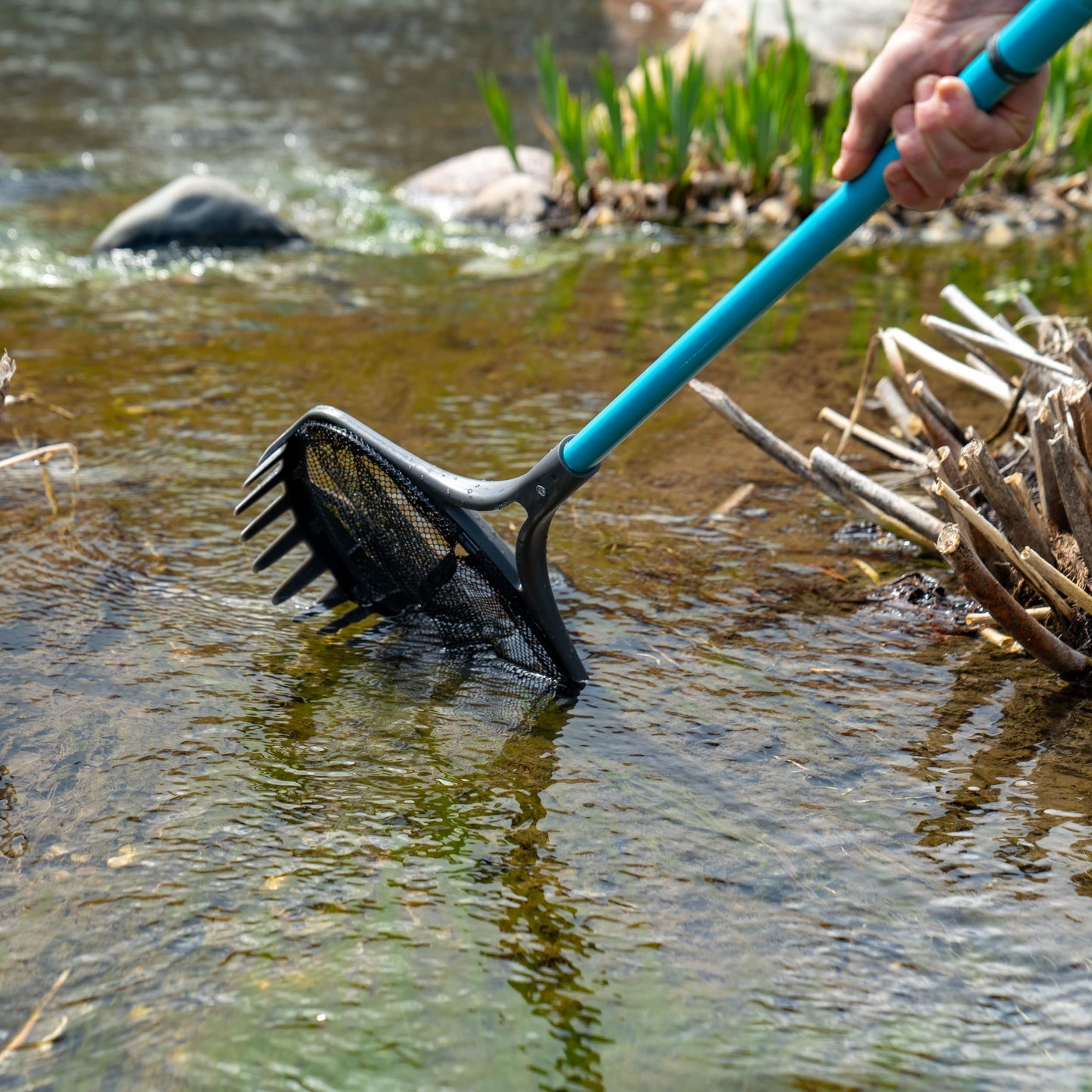 Aquascape Pond Shark Net, Skimming, Maintenance and Water Garden Tool, Extends 60-inch | 74004