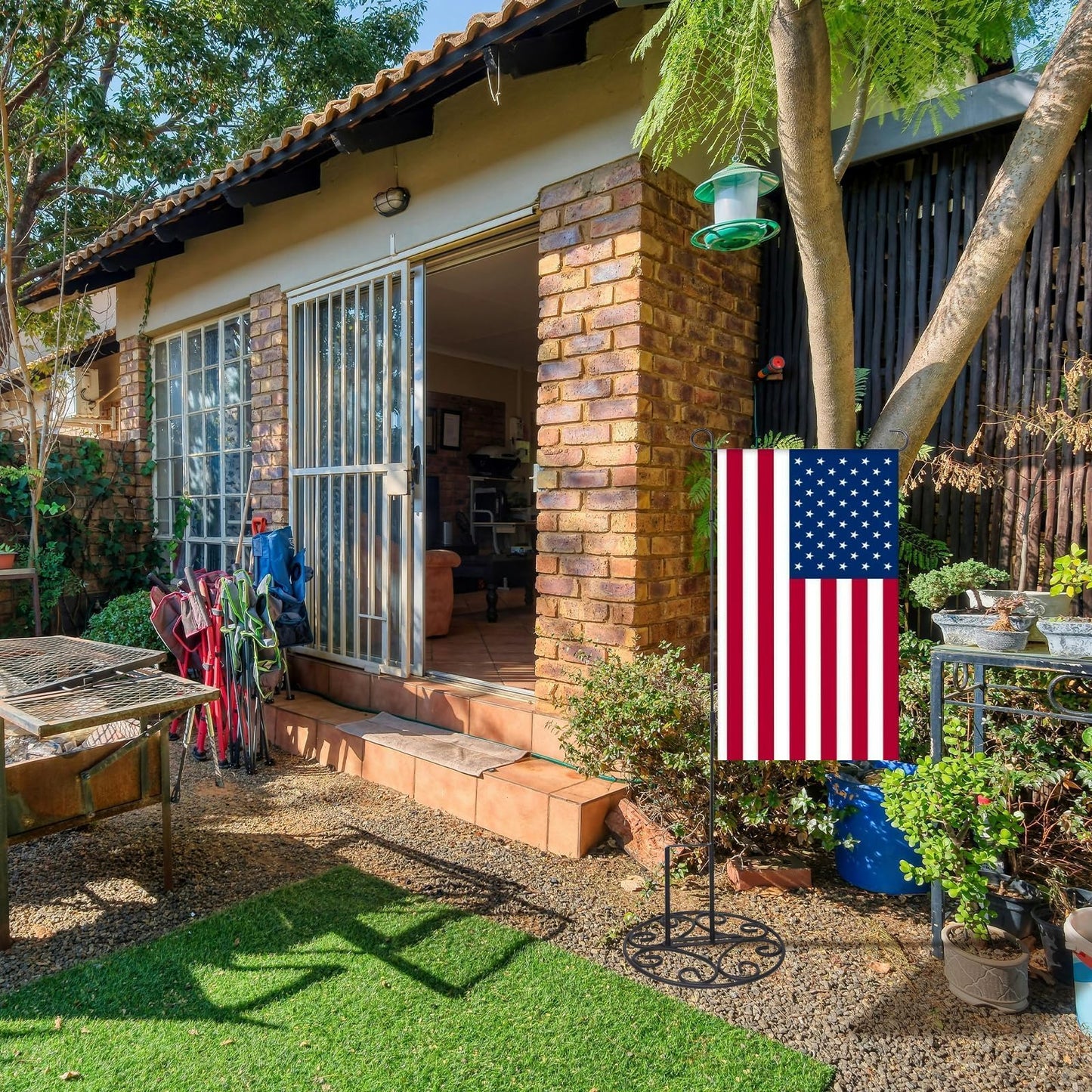 ESTTOP Garden Flag Stand Base, Free Standing Decorative Metal Scroll Flag Stand, 11 Inches Wide x 6 Inches High 1.4 lbs Solid Steel, Suit for Yard, Patio,Lawn, Deck, Sidewalk, Tailgate, Porch