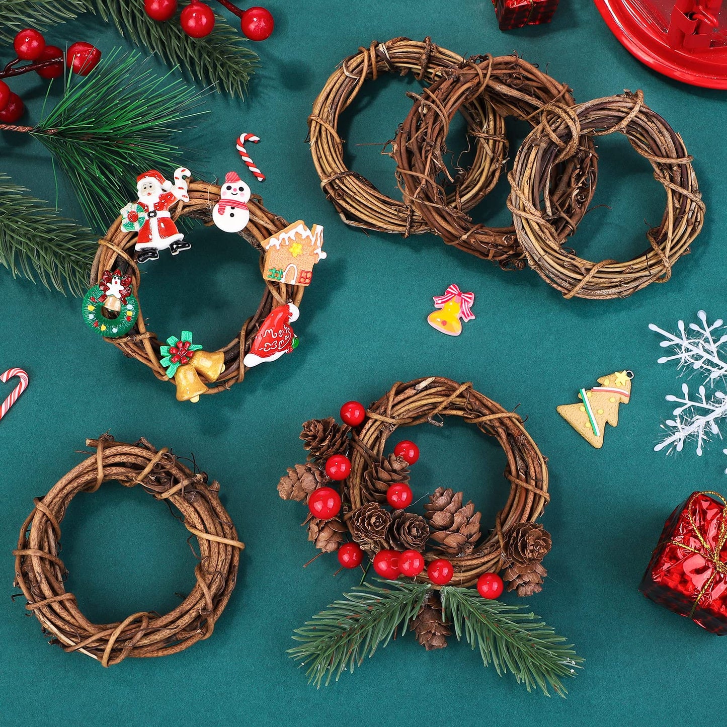 Ruisita 24 Pieces 3 Inch Grapevine Wreaths Vine Branch Wreath Natural Christmas Rattan Wreath Garland Decoration for Christmas Holiday Craft or Wedding Supplies