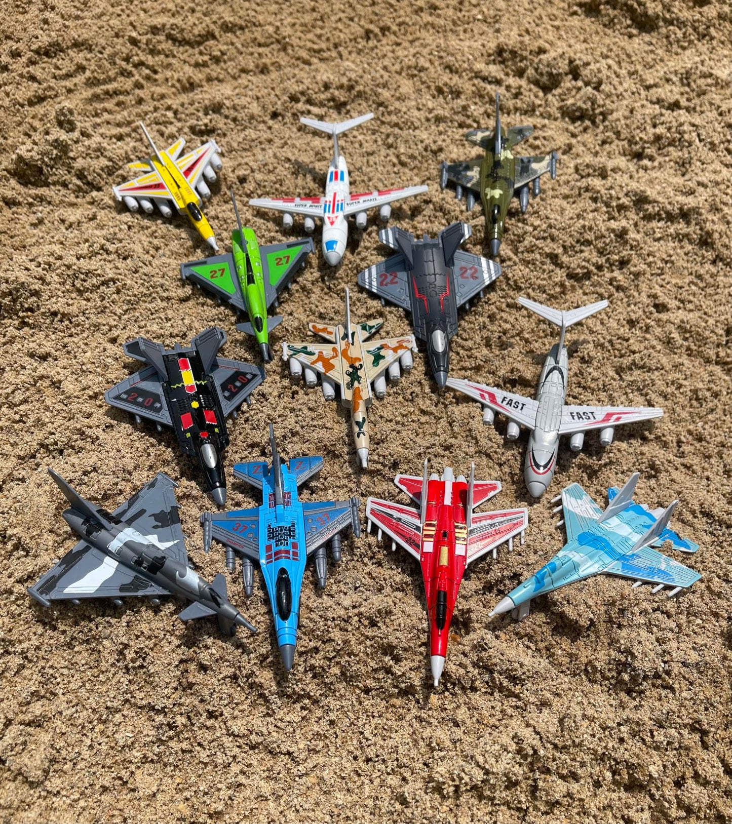 Plane Toys Airplane Toys – 12-Pack Mini Fighter Jets Set for Kids, Small Military Glide Planes, Party Favors & Gifts