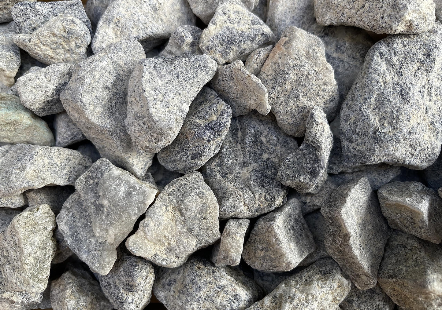 GAF TREASURES Wholesale Raw Iolite Crystals, Natural Iolite Stone, Natural Rough Iolite Crystals, Iolite Rough, Iolite Healing Crystals (Iolite, 0.5 Pound)