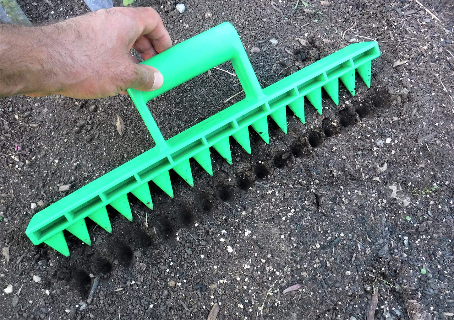 Gardinnovations Seed-in Soil Digger and Soil Spacer for Planting Seeds