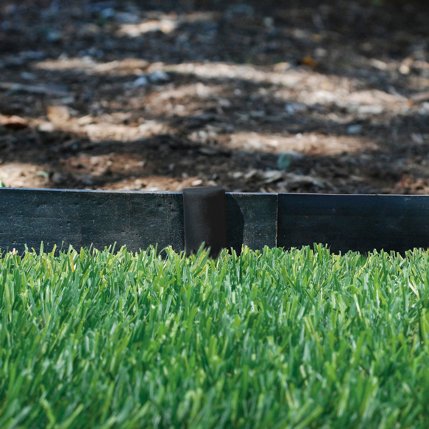 EasyFlex Pound‑In Landscape Edging with Bonus Anchoring Stakes – 20‑Foot Plastic Garden Border, 4.5 in. Straight‑Top Lawn Edging, Black